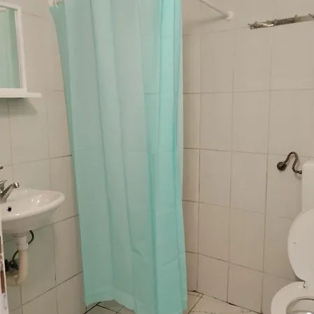 Vendégház Lea *